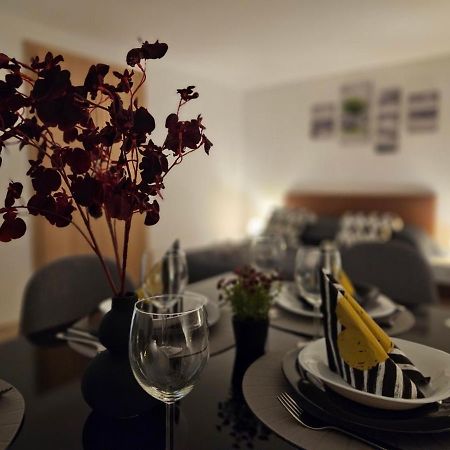 Holiness Apartmanok Szeged Eksteriør bilde