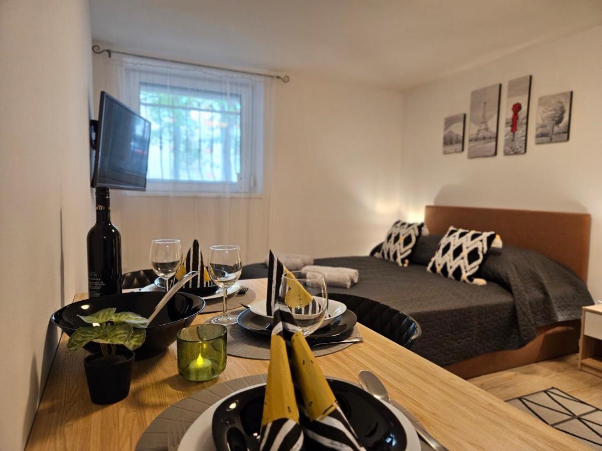 Holiness Apartmanok Szeged Eksteriør bilde