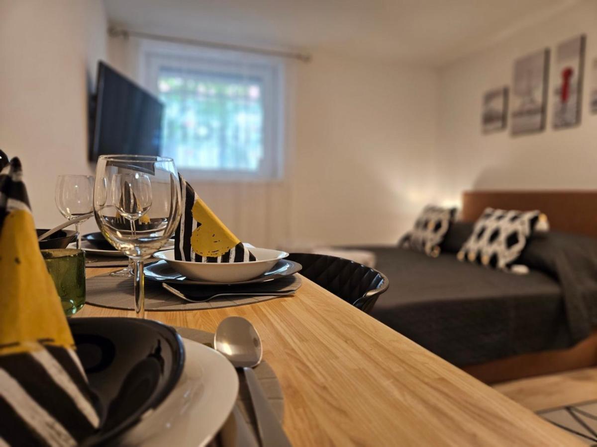 Holiness Apartmanok Szeged Eksteriør bilde