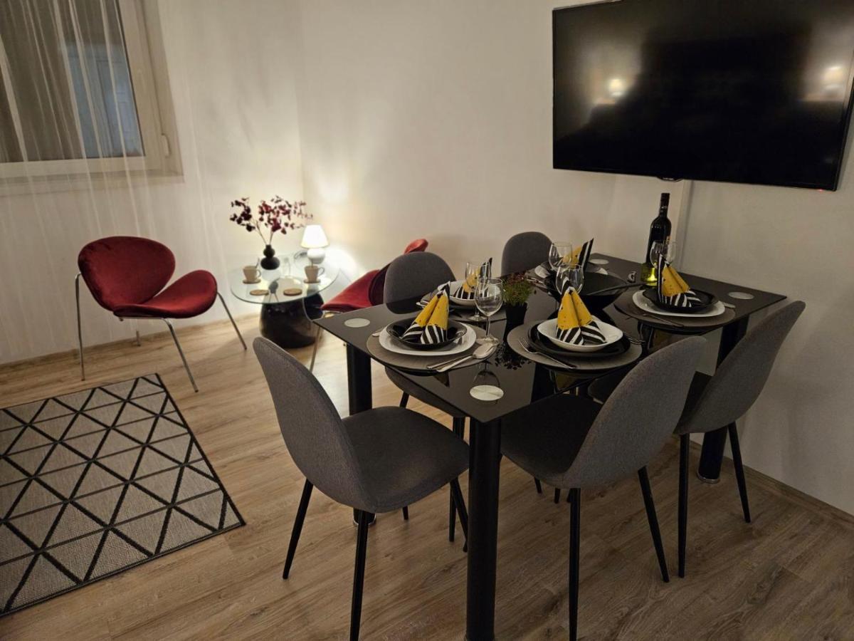 Holiness Apartmanok Szeged Eksteriør bilde