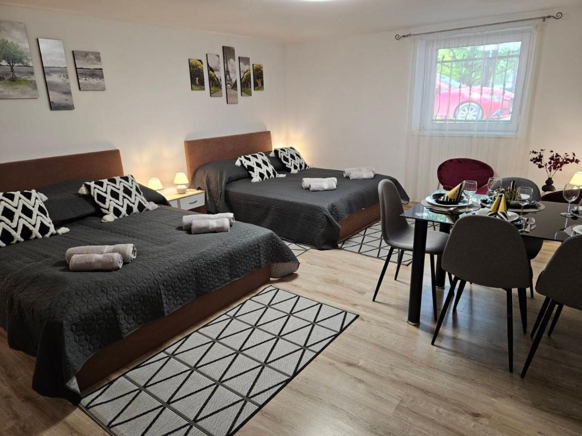 Holiness Apartmanok Szeged Eksteriør bilde
