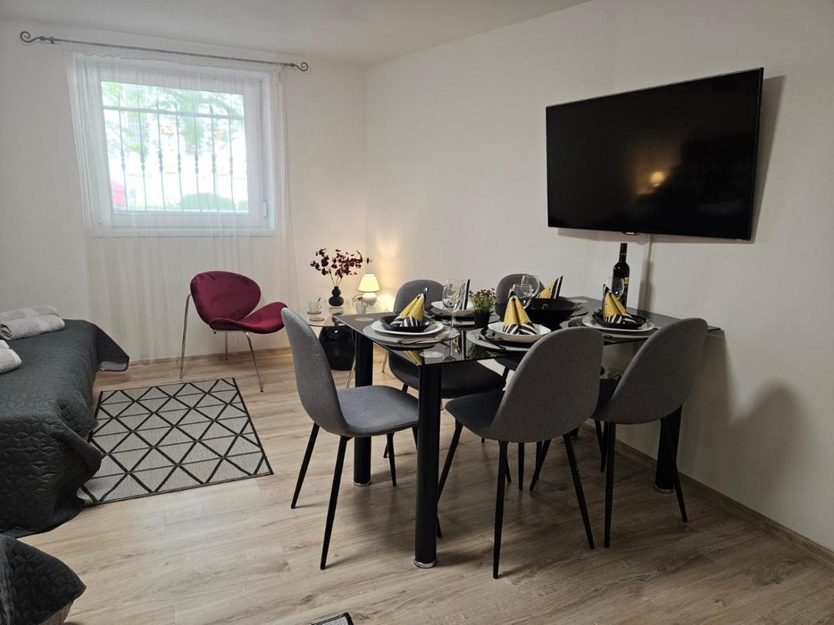 Holiness Apartmanok Szeged Eksteriør bilde