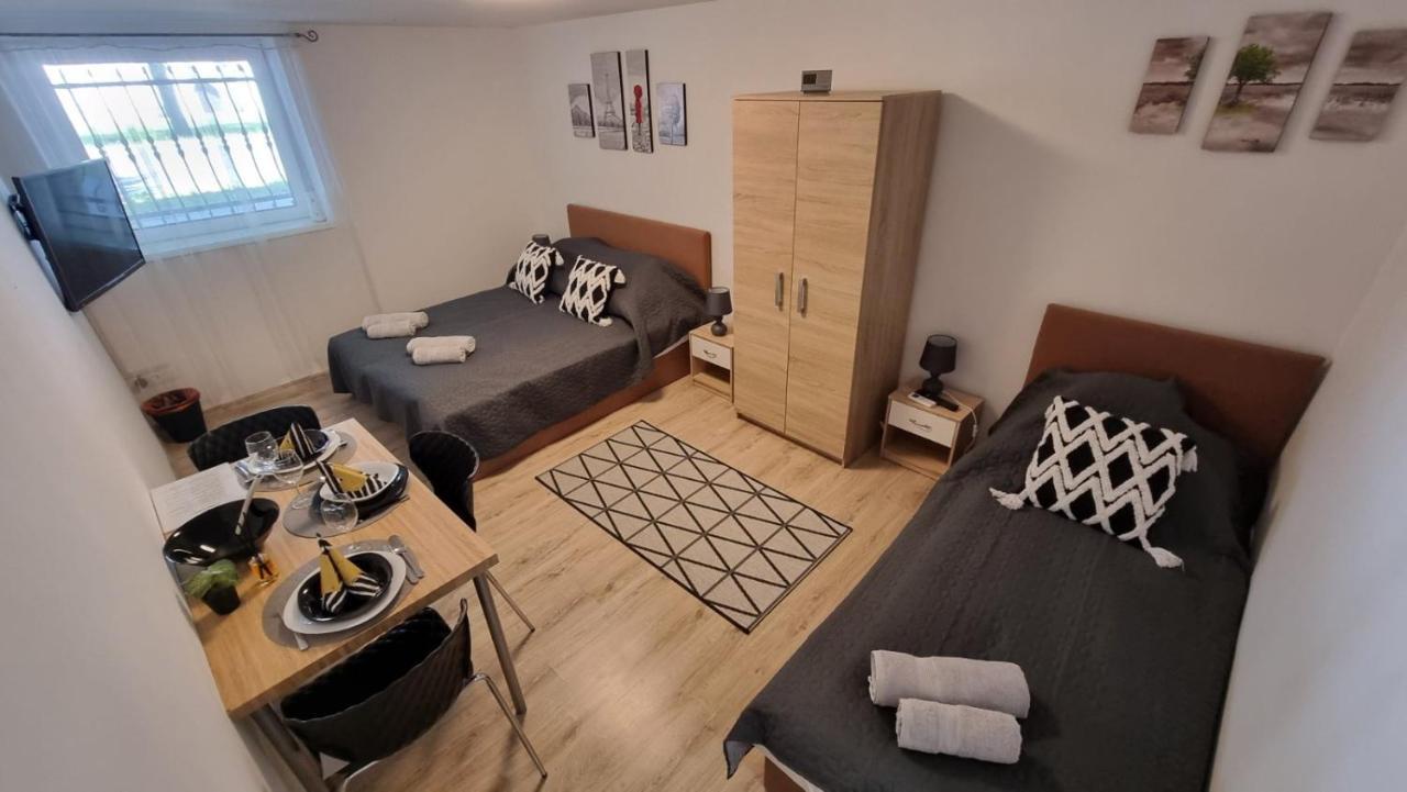 Holiness Apartmanok Szeged Eksteriør bilde